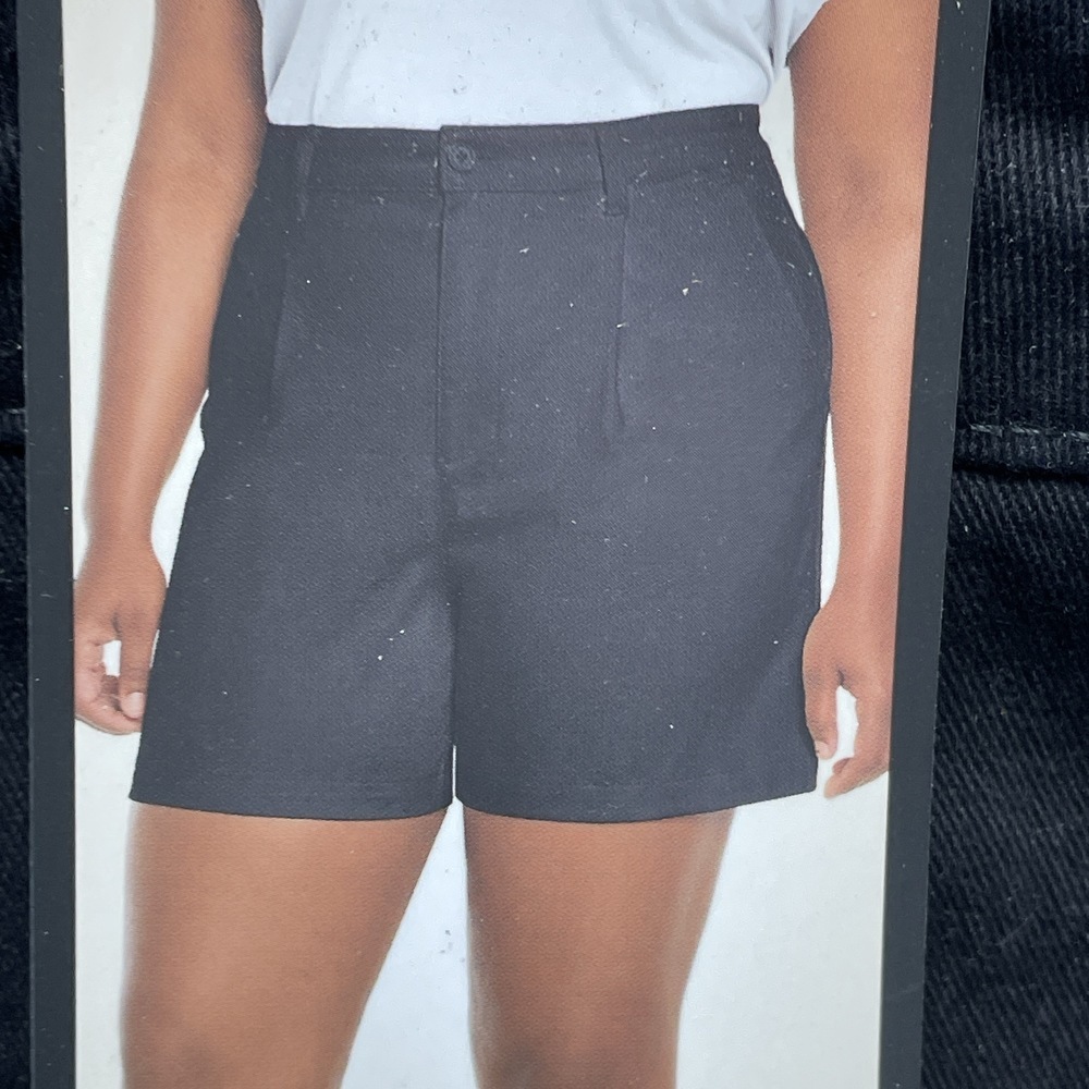 Banana Republic Women's Size 14 Pleat Front Shorts Black H0024